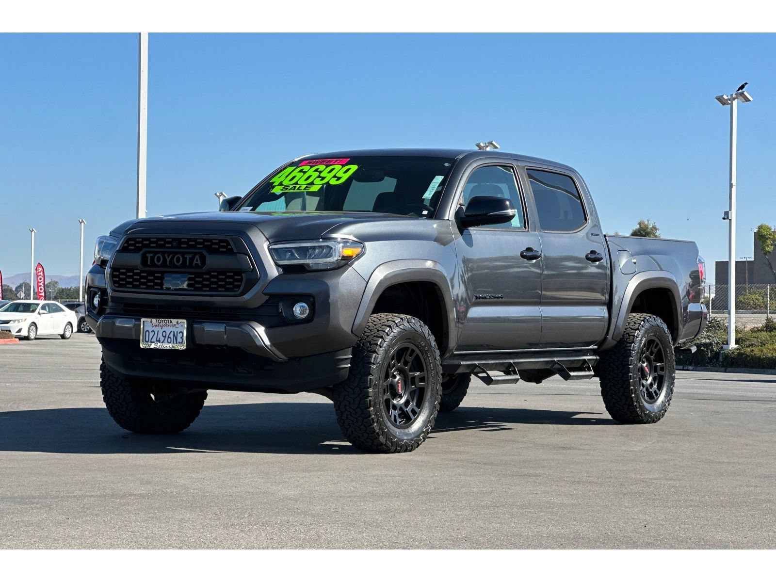 Used 2022 Toyota Tacoma Limited w/ Nightshade Package AWD/4WD image 8