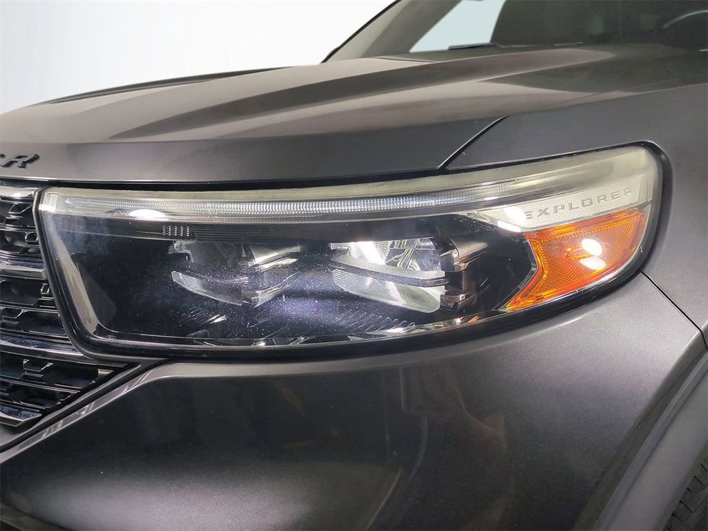Used 2020 Ford Explorer XLT image 10