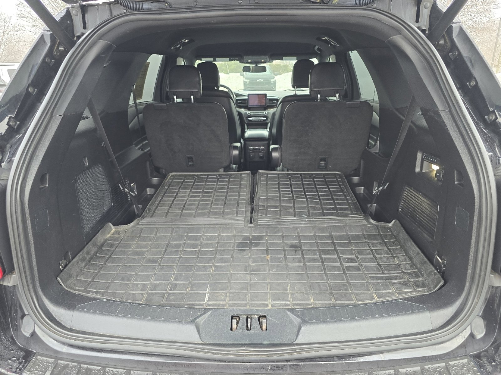 Used 2020 Ford Explorer Limited image 23