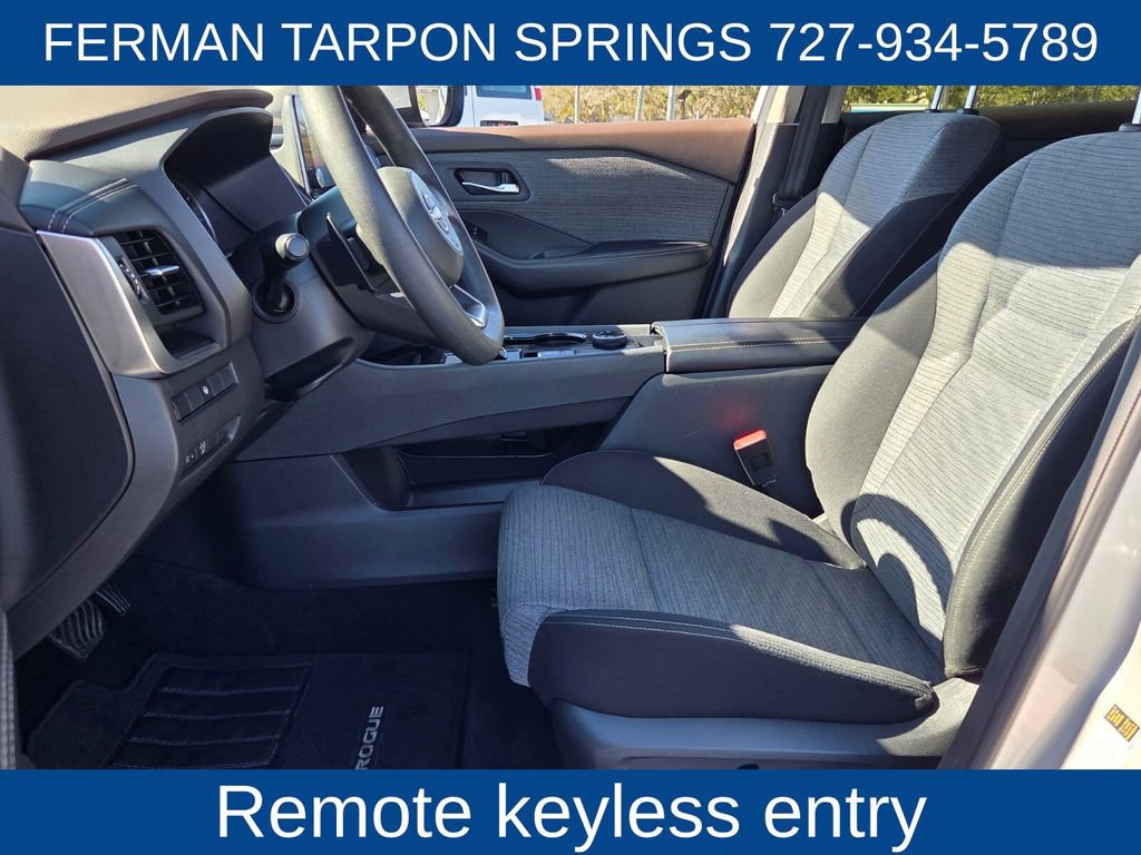 Used 2023 Nissan Rogue SV image 14