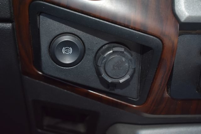 Used 2016 Ford F250 Lariat w/ Lariat Ultimate Package AWD/4WD image 29