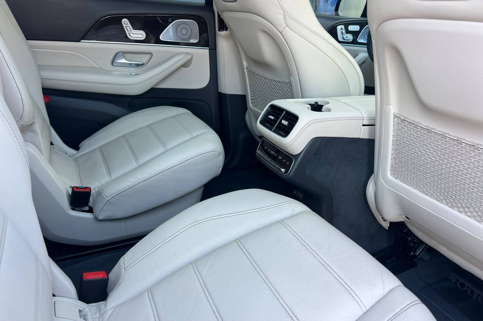 Used 2020 Mercedes-Benz GLS 580 4MATIC image 34