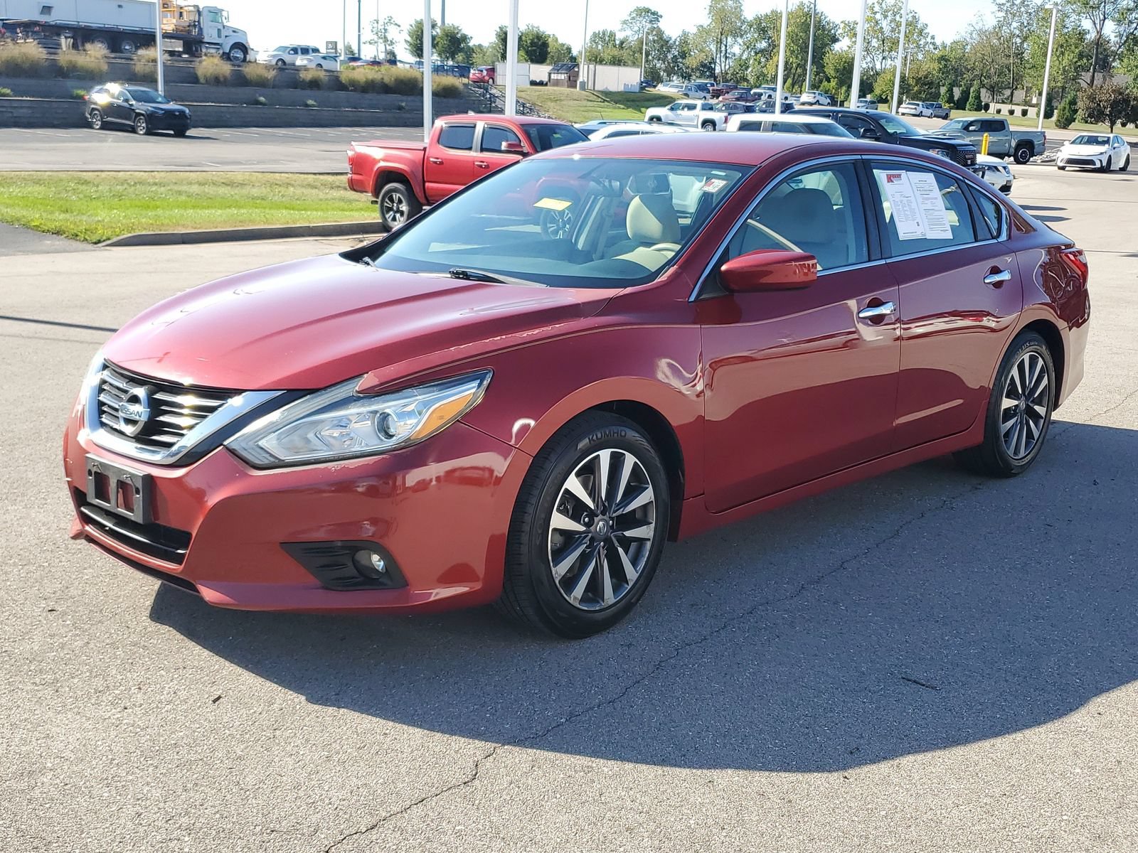 Used 2017 Nissan Altima 2.5 SV FWD image 2