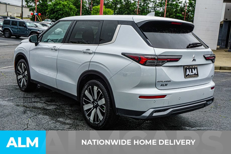 Used 2025 Mitsubishi Outlander SE FWD image 5