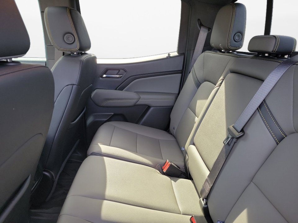 Used 2024 Chevrolet Colorado ZR2 w/ ZR2 Convenience Package III image 15