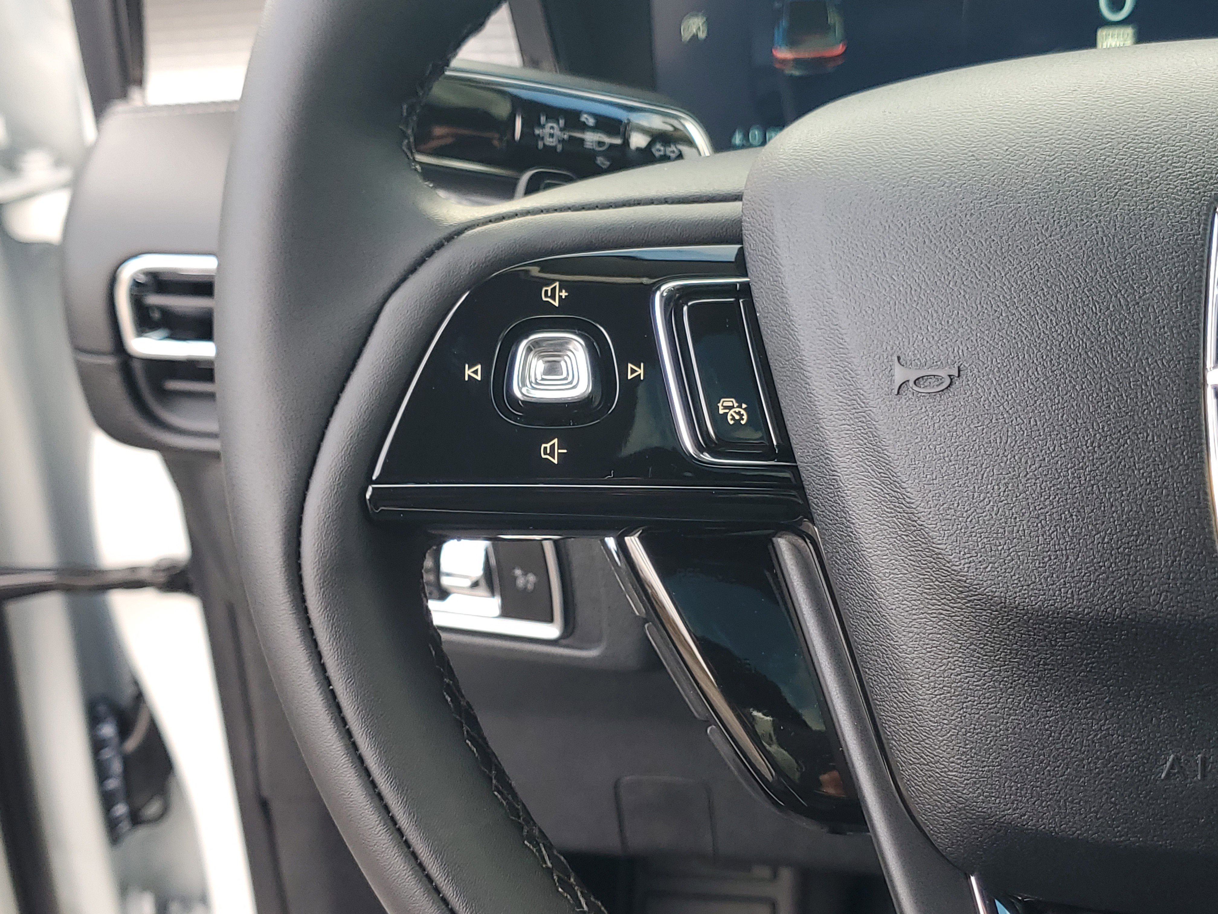 New 2026 Lincoln Corsair Premiere image 17