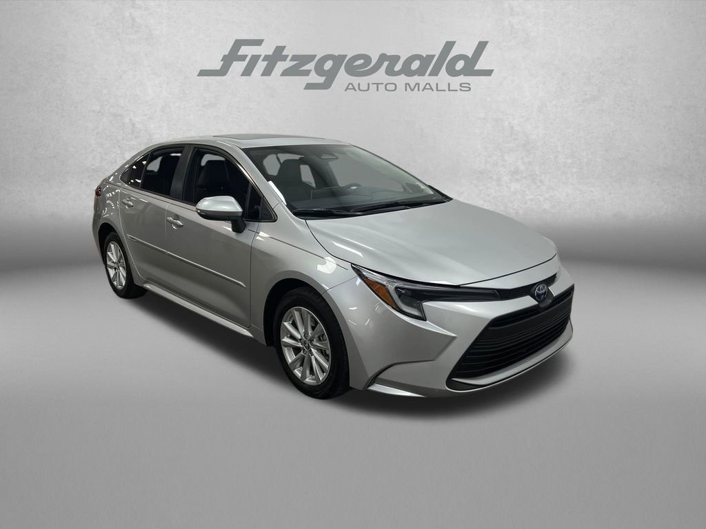 Used 2024 Toyota Corolla XLE FWD image 8