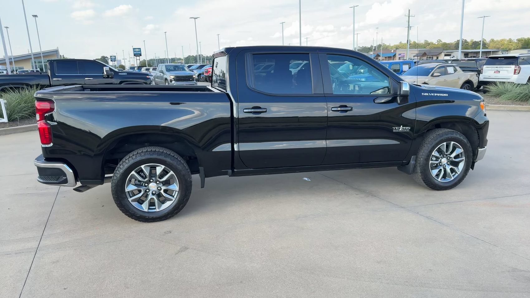 Used 2026 Chevrolet Silverado 1500 LT w/ LPO, Liner Protection Package RWD image 9