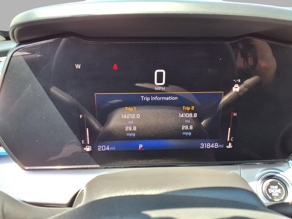 Used 2025 Chevrolet Trax LT FWD image 16
