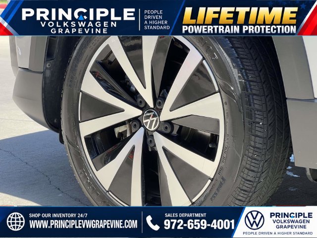Used 2023 Volkswagen Taos SE FWD image 6