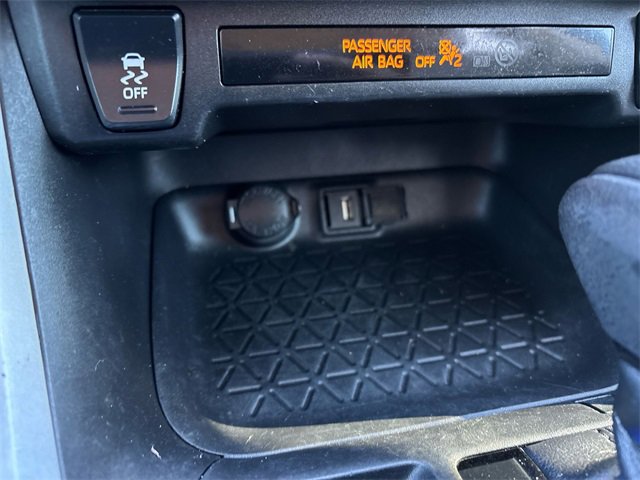 Used 2021 Toyota RAV4 XLE image 28