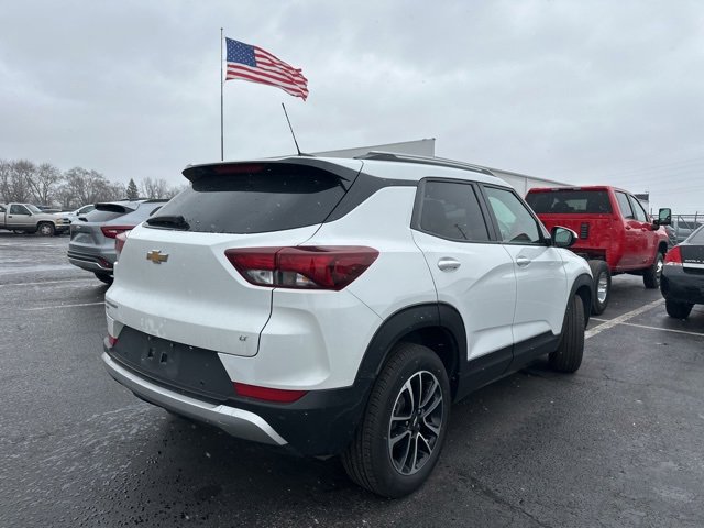 Used 2024 Chevrolet TrailBlazer LT w/ Convenience Package image 3