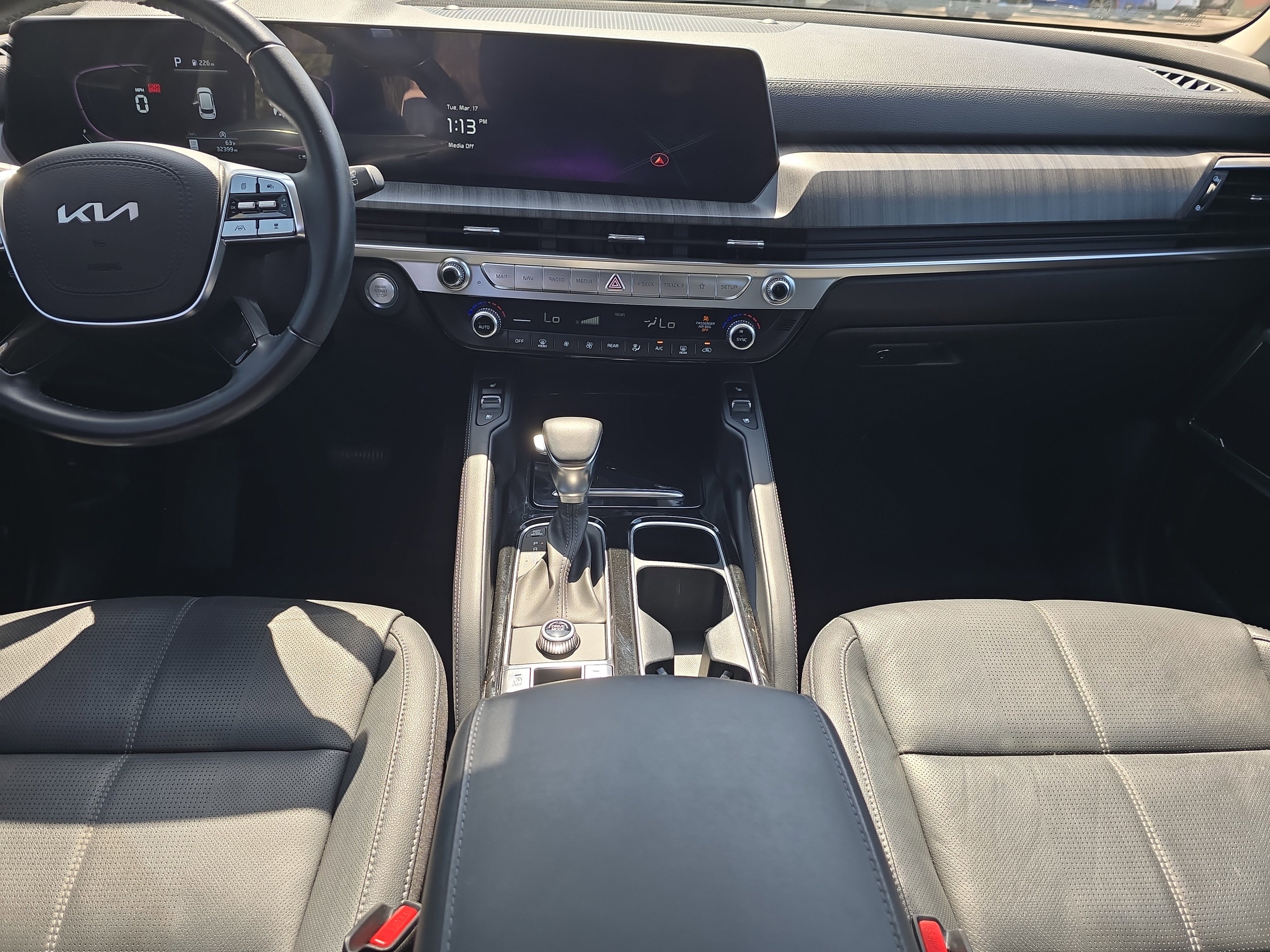 Certified 2023 Kia Telluride EX w/ EX Captain's Chair Package image 15