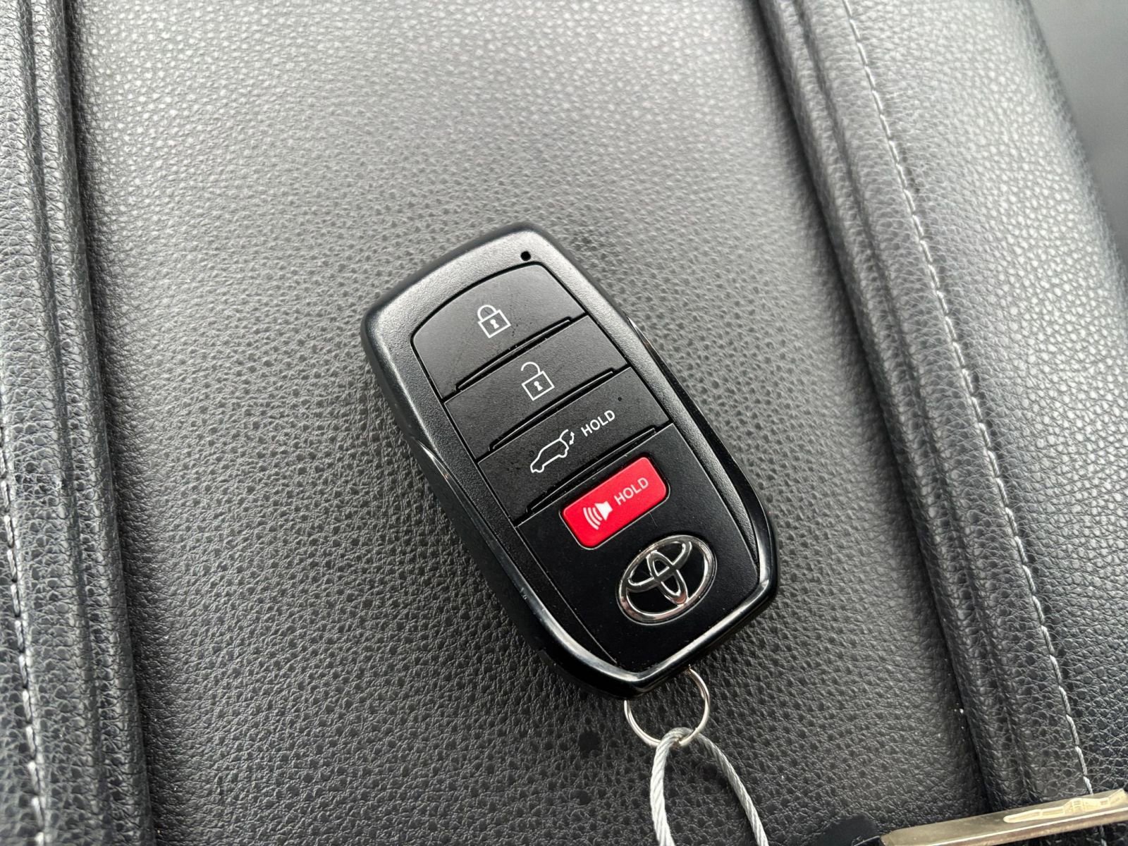 Used 2024 Toyota Grand Highlander XLE image 22