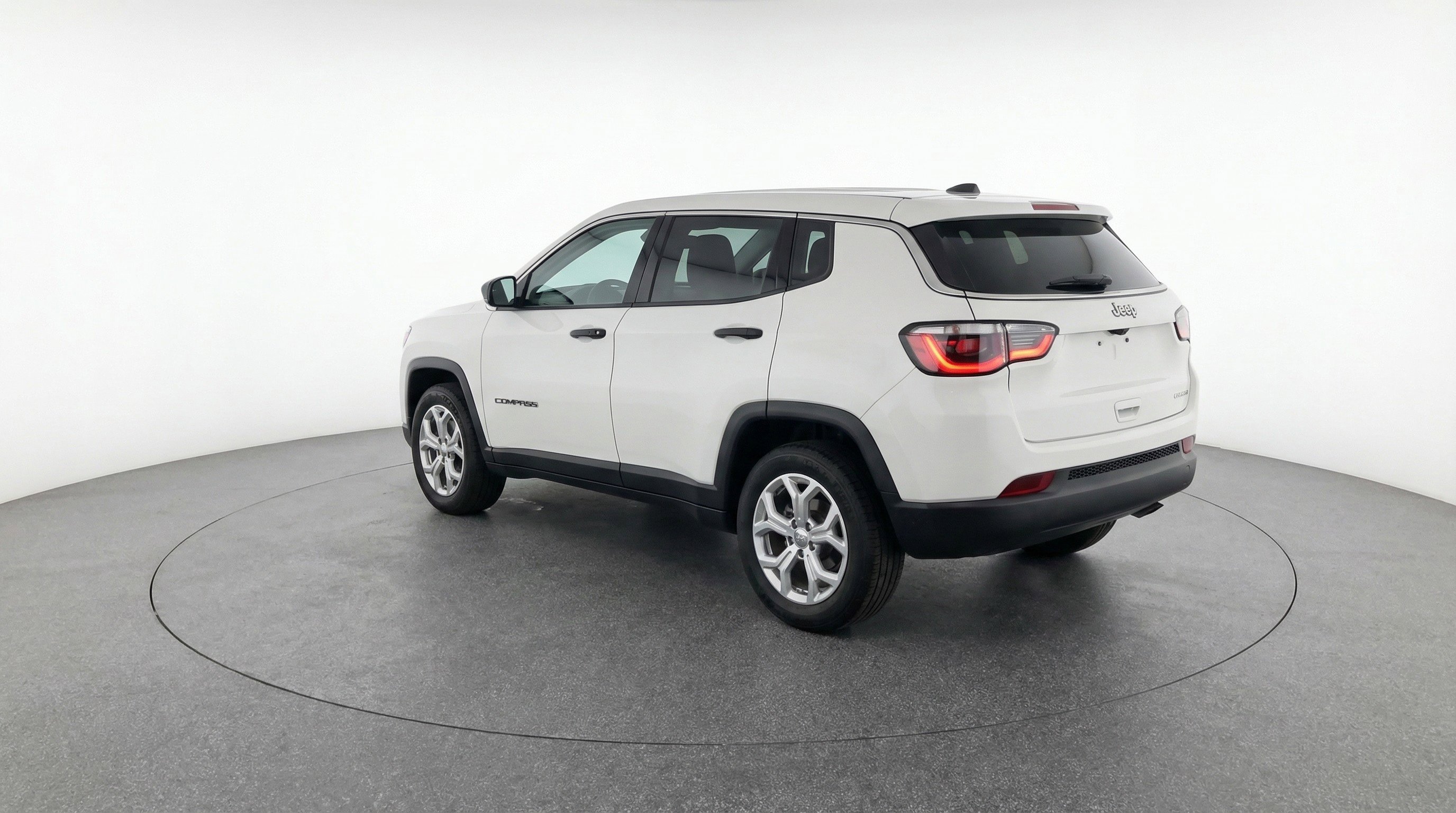 Used 2025 Jeep Compass Latitude image 6