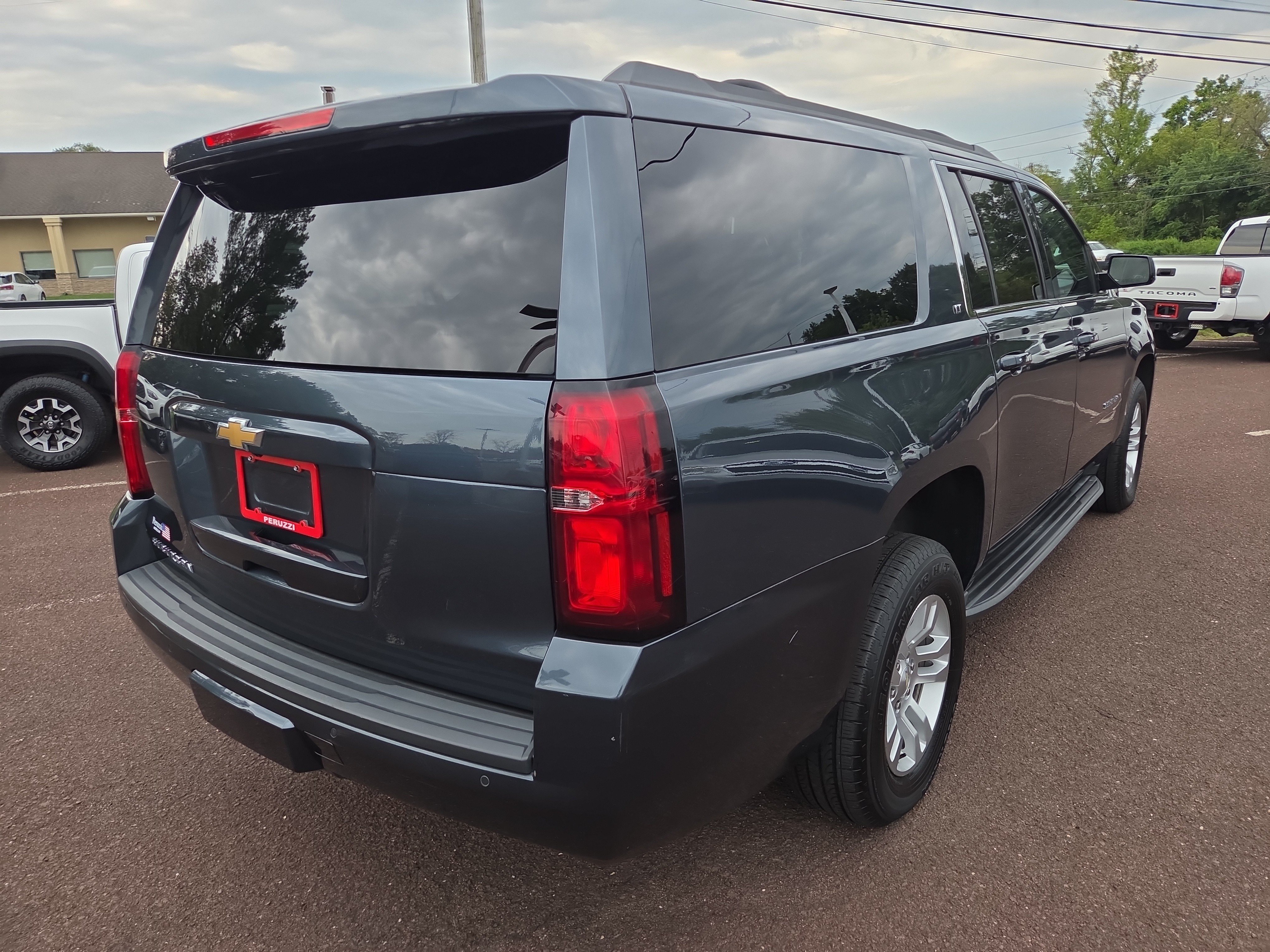 Used 2019 Chevrolet Suburban LT AWD/4WD image 3