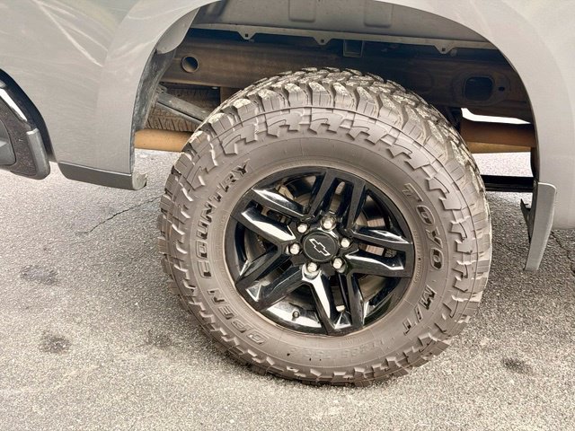 Used 2021 Chevrolet Silverado 1500 LT Trail Boss w/ LPO, Dark Essentials Package AWD/4WD image 30