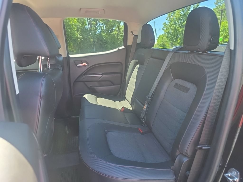 Used 2015 GMC Canyon SLE w/ All-Terrain Package AWD/4WD image 26