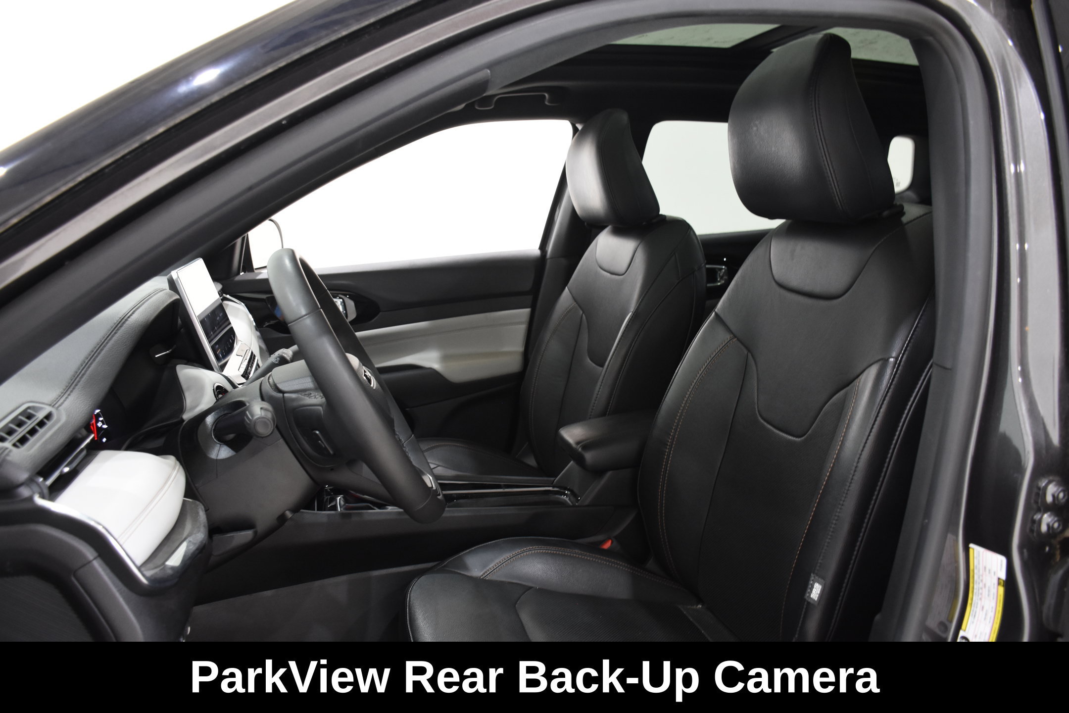 Used 2023 Jeep Compass Limited w/ Sun and Sound Group AWD/4WD image 24