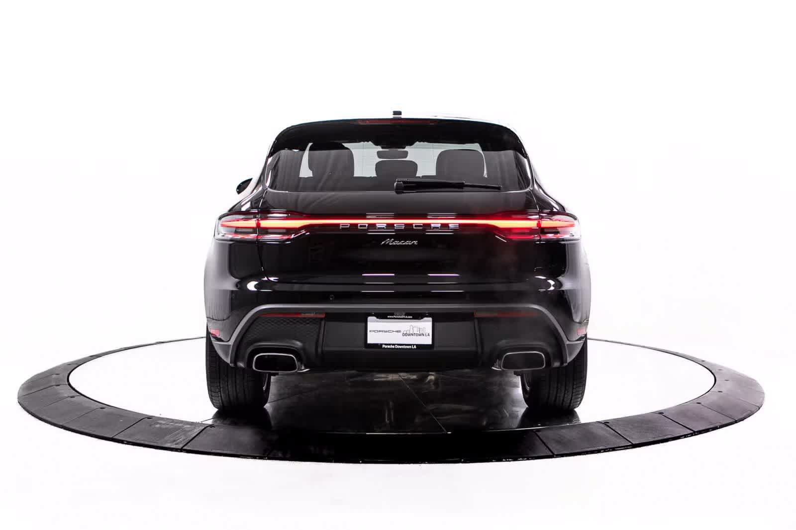 Used 2026 Porsche Macan AWD/4WD image 4