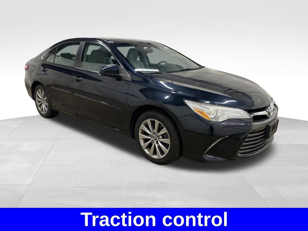 Used 2015 Toyota Camry XLE w/ Moonroof Package FWD image 5