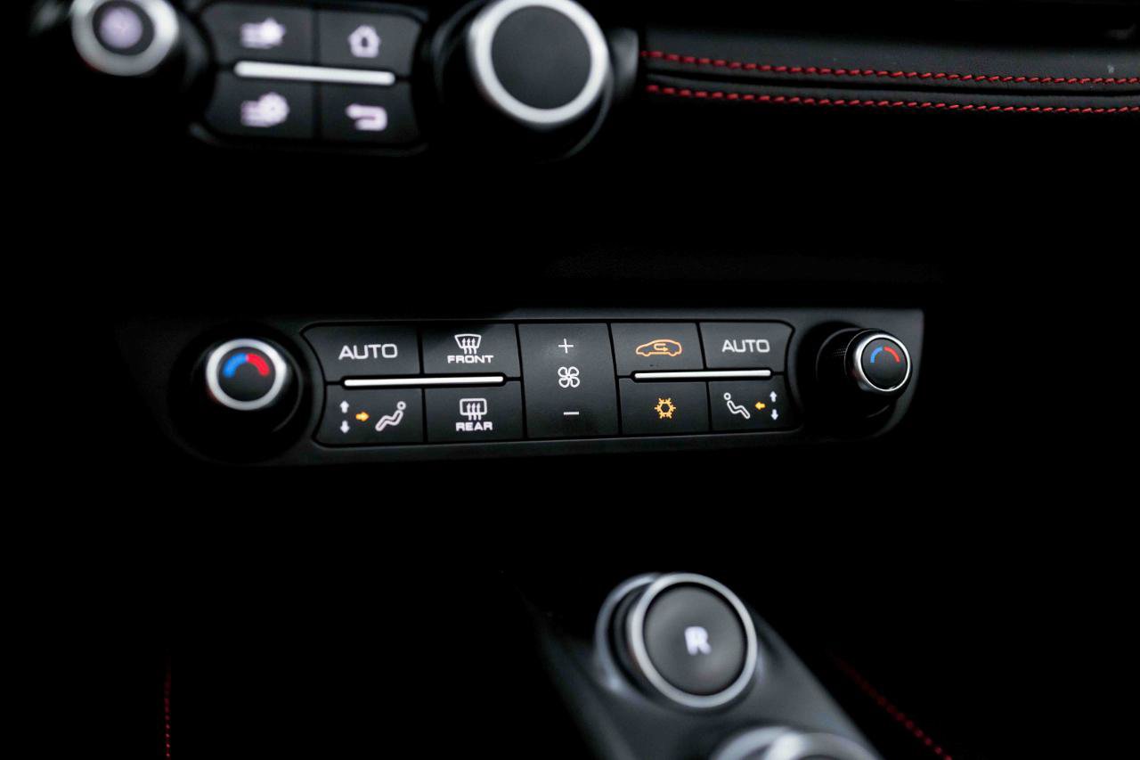 Used 2019 Ferrari Portofino RWD image 65