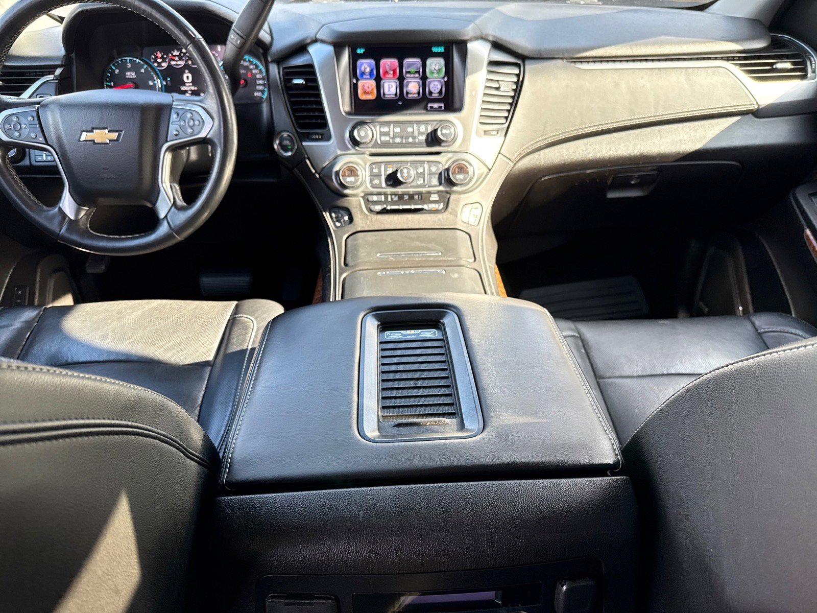 Used 2016 Chevrolet Suburban LTZ image 13