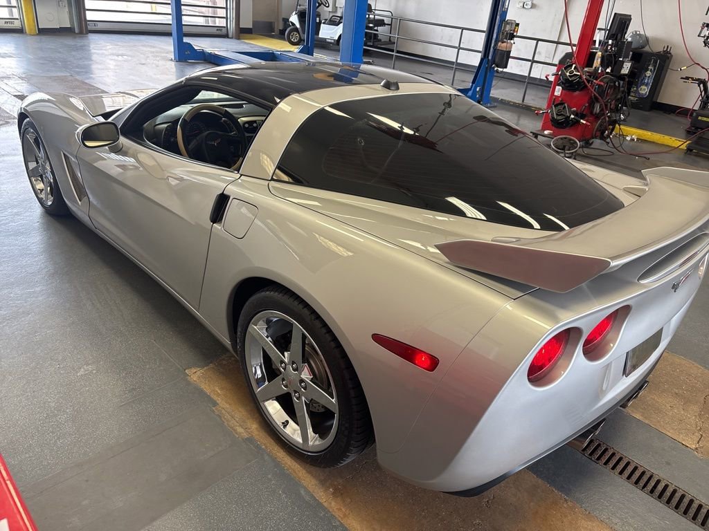Used 2005 Chevrolet Corvette Coupe w/ Preferred Equipment Group RWD image 7