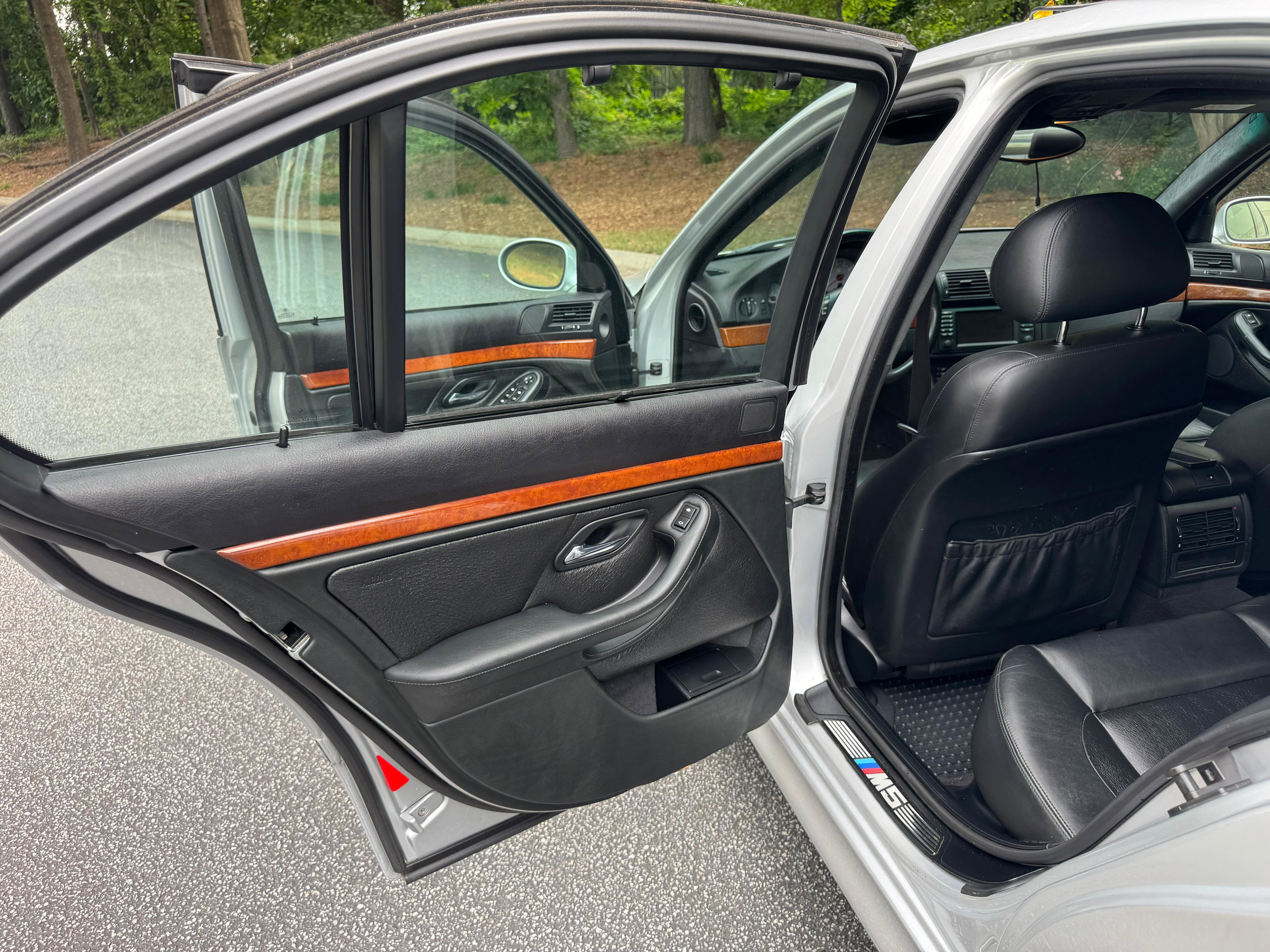 Used 2003 BMW M5 RWD image 31