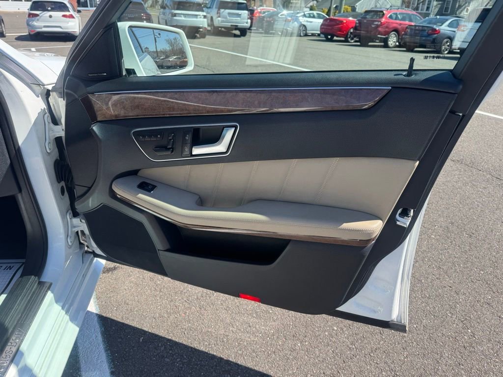 Used 2013 Mercedes-Benz E 350 Sedan image 35