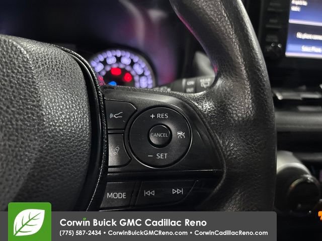 Used 2019 Toyota RAV4 XLE w/ Carpet Mat Package AWD/4WD image 19