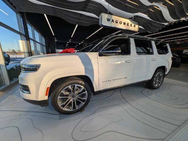 New 2025 Jeep Grand Wagoneer Series III w/ HD Trailer Tow Package image 5
