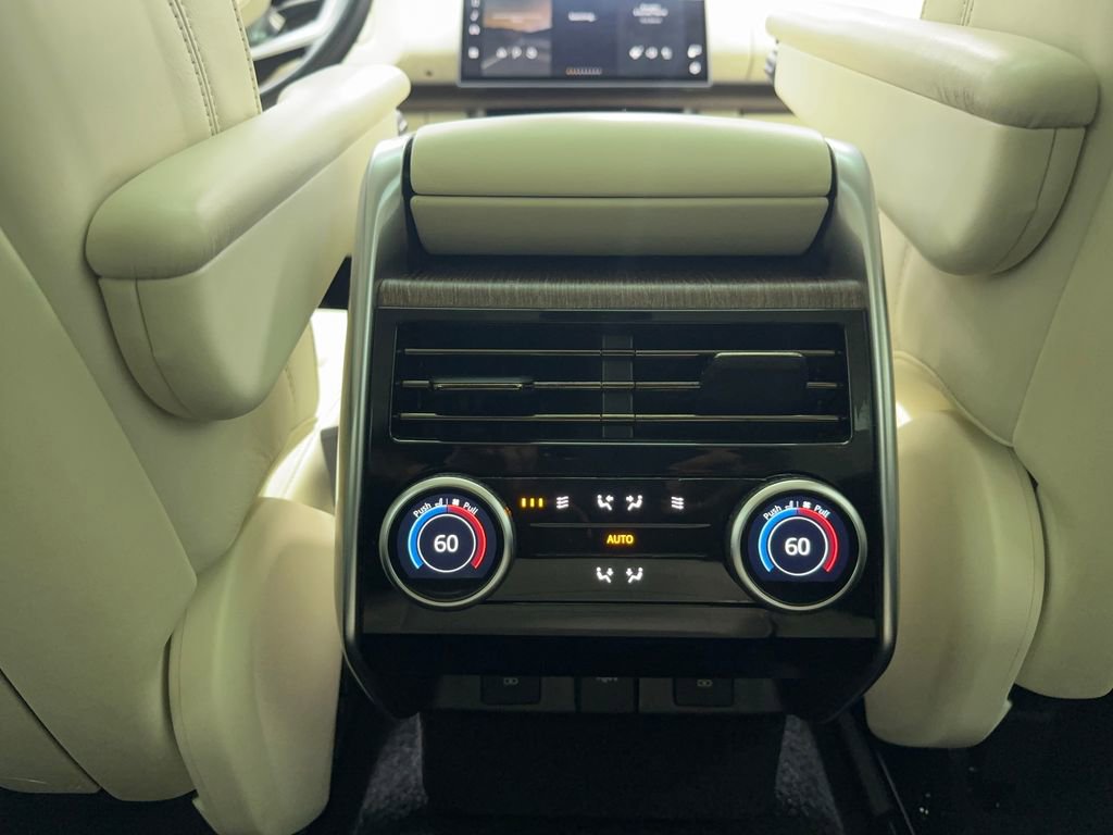 Used 2023 Land Rover Range Rover SE image 19