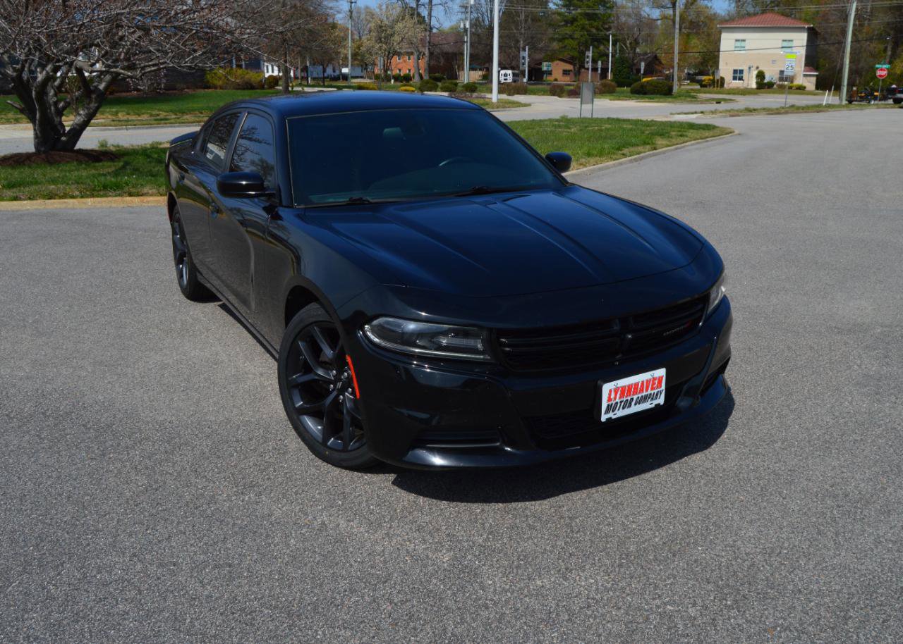 Used 2019 Dodge Charger SXT w/ Blacktop Package RWD image 21