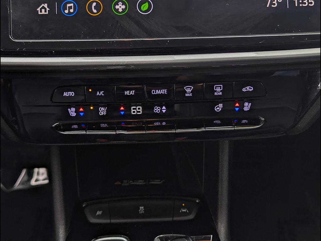 Used 2022 Chevrolet Bolt EUV LT w/ Convenience Package FWD image 32