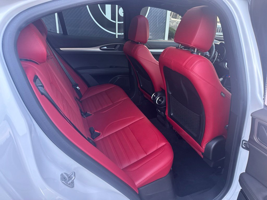 Used 2024 Alfa Romeo Stelvio Veloce AWD/4WD image 60
