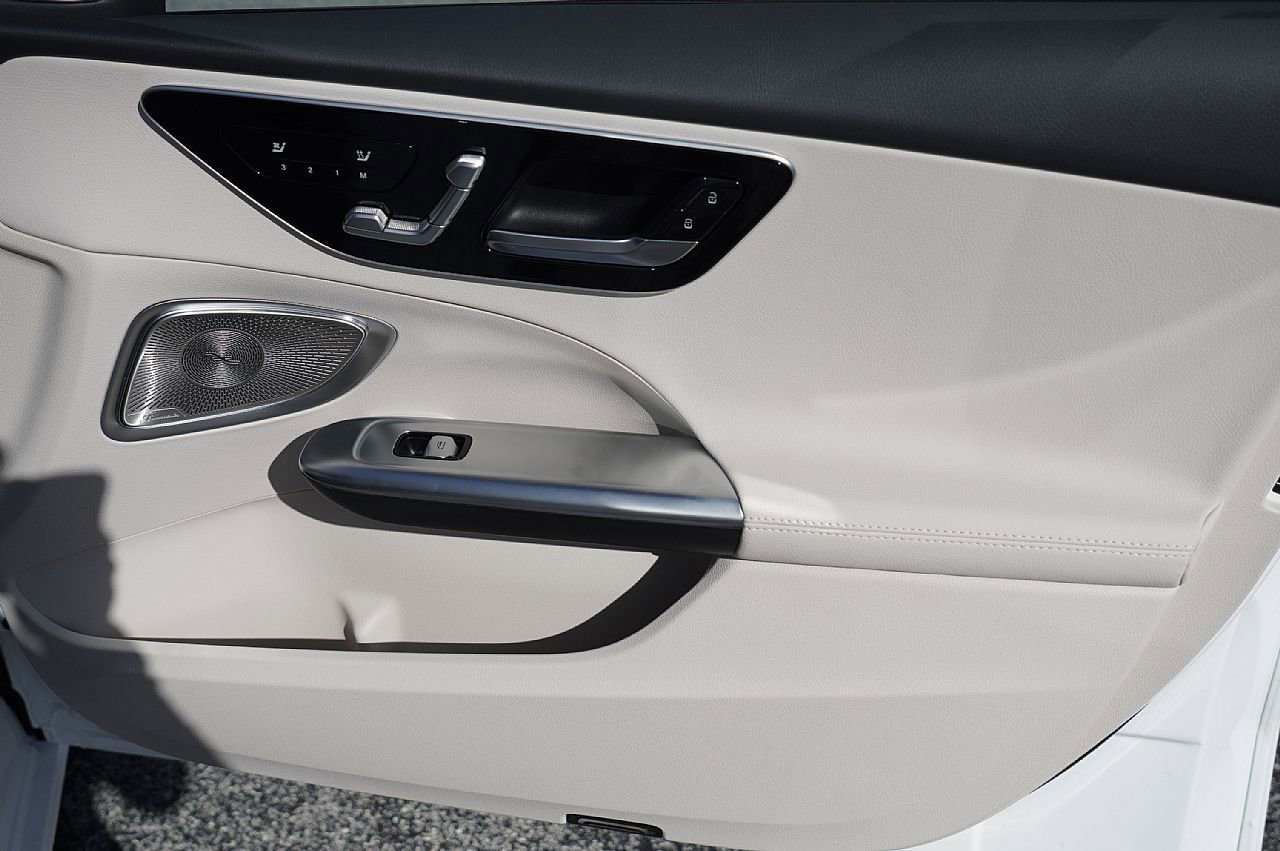 New 2025 Mercedes-Benz C 300 Sedan image 10