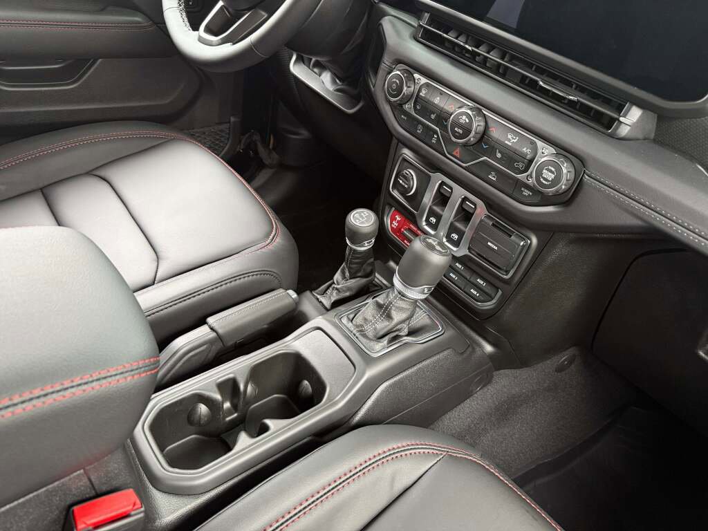 New 2025 Jeep Wrangler Rubicon w/ Convenience Group image 26