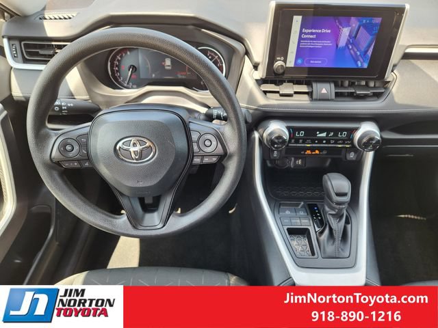 Used 2025 Toyota RAV4 XLE FWD image 26
