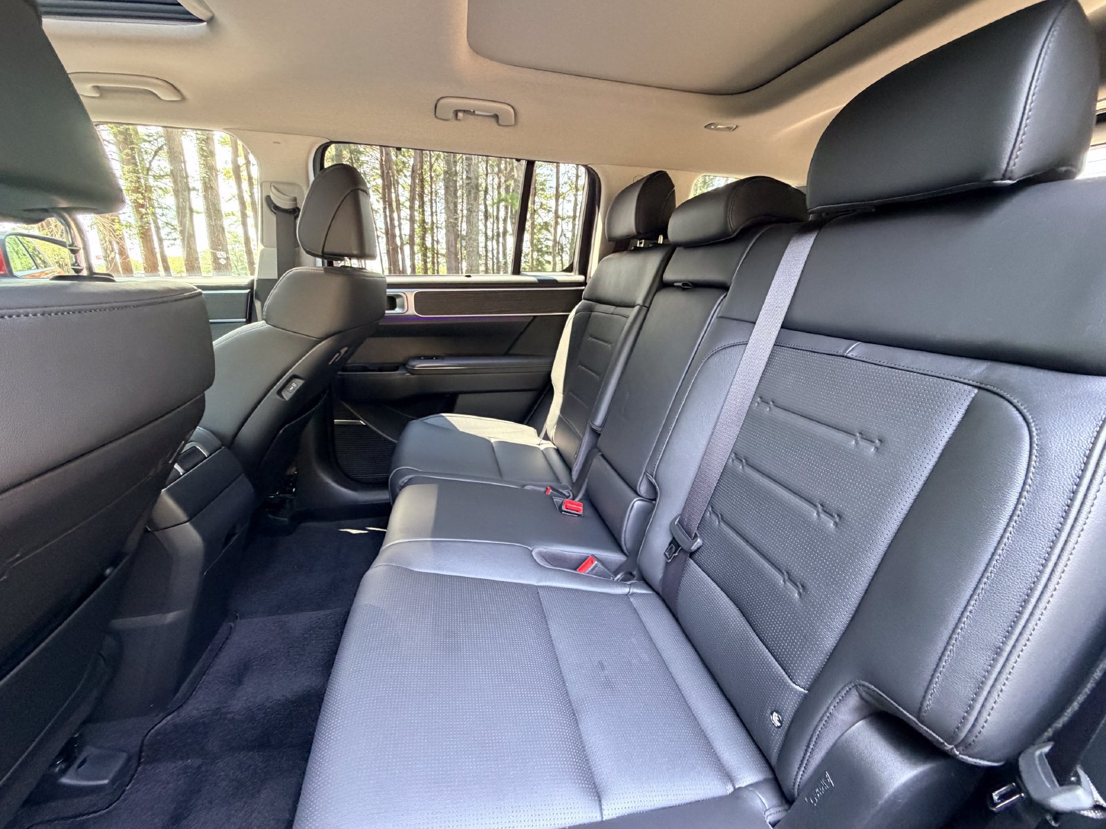 Used 2025 Hyundai Santa Fe Limited FWD image 14