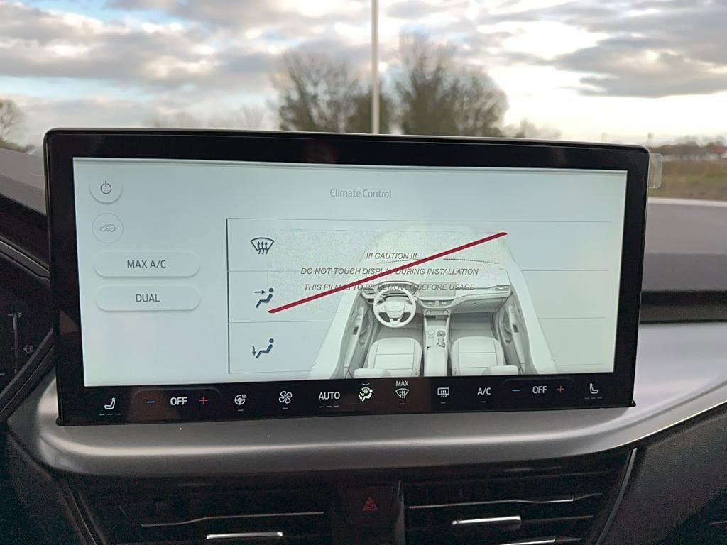 New 2025 Ford Escape SE image 24