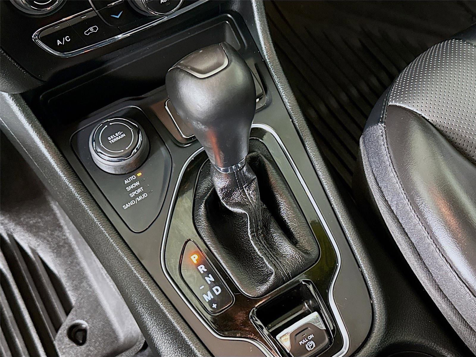 Used 2022 Jeep Cherokee Limited w/ Mopar Interior Package image 17