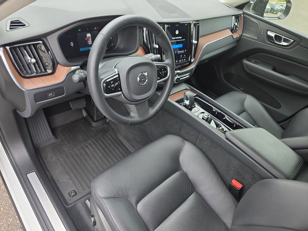 Used 2023 Volvo XC60 B5 Plus w/ Protection Package Premier AWD/4WD image 9