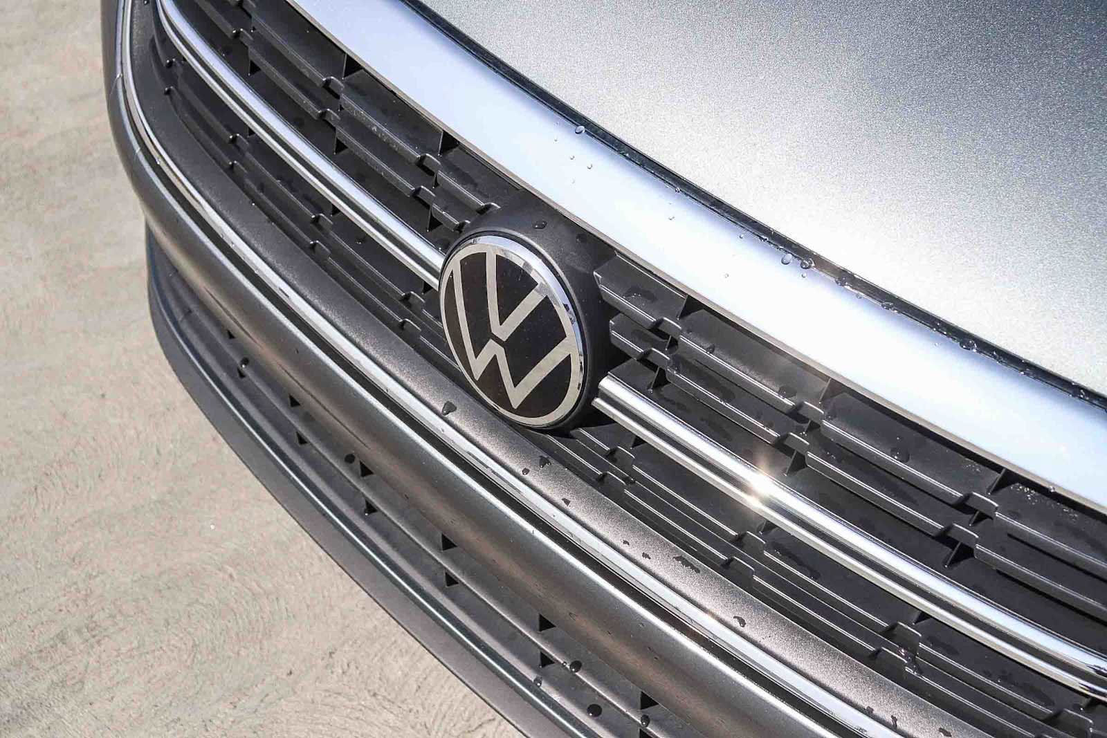 Used 2024 Volkswagen Jetta SE image 8