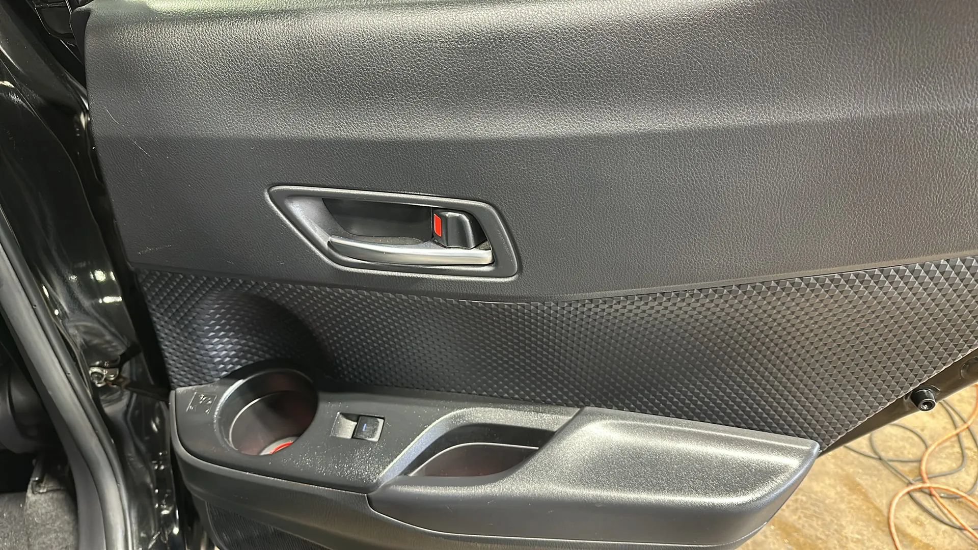 Used 2021 Toyota C-HR LE FWD image 15