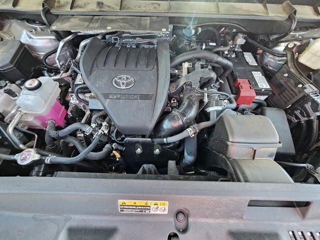 Used 2024 Toyota Highlander XLE FWD image 38