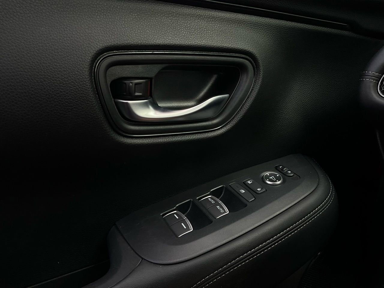 Used 2025 Honda HR-V EX-L image 21