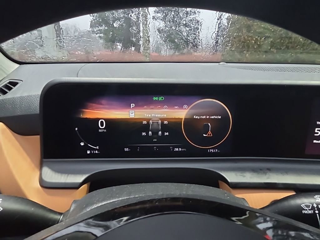 Used 2024 Kia Seltos EX image 11