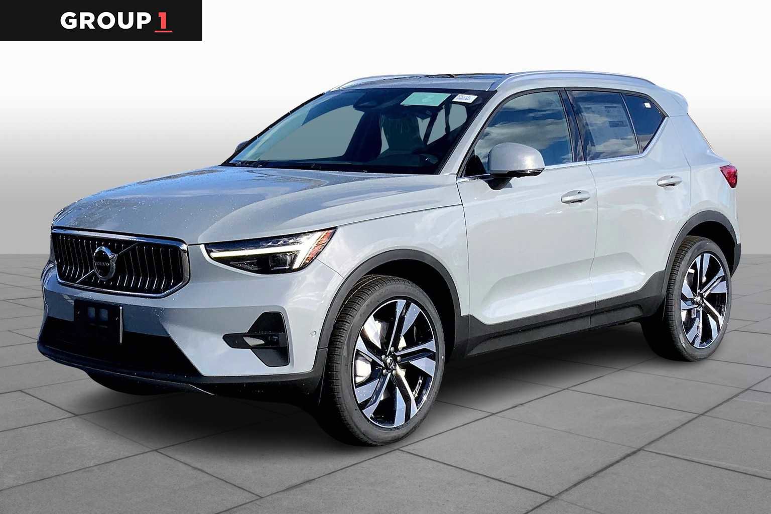 New 2025 Volvo XC40 B5 Plus w/ Protection Package Premier