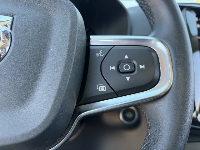 Certified 2023 Volvo XC40 B4 Ultimate w/ Climate Package FWD image 23